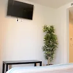 Lux With Pool And Garage شقة